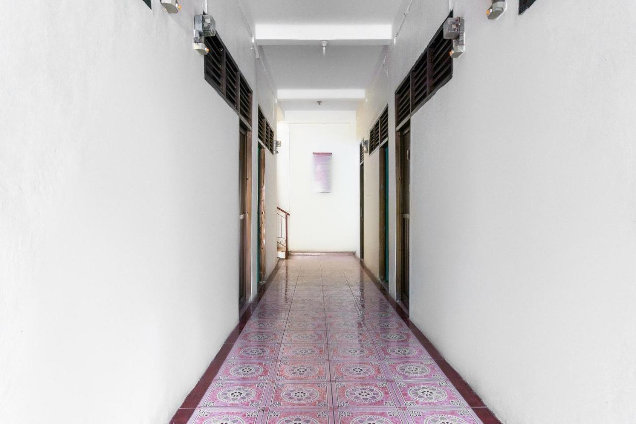 Oyo 3095 Semarapura Homestay Makassar Exterior photo