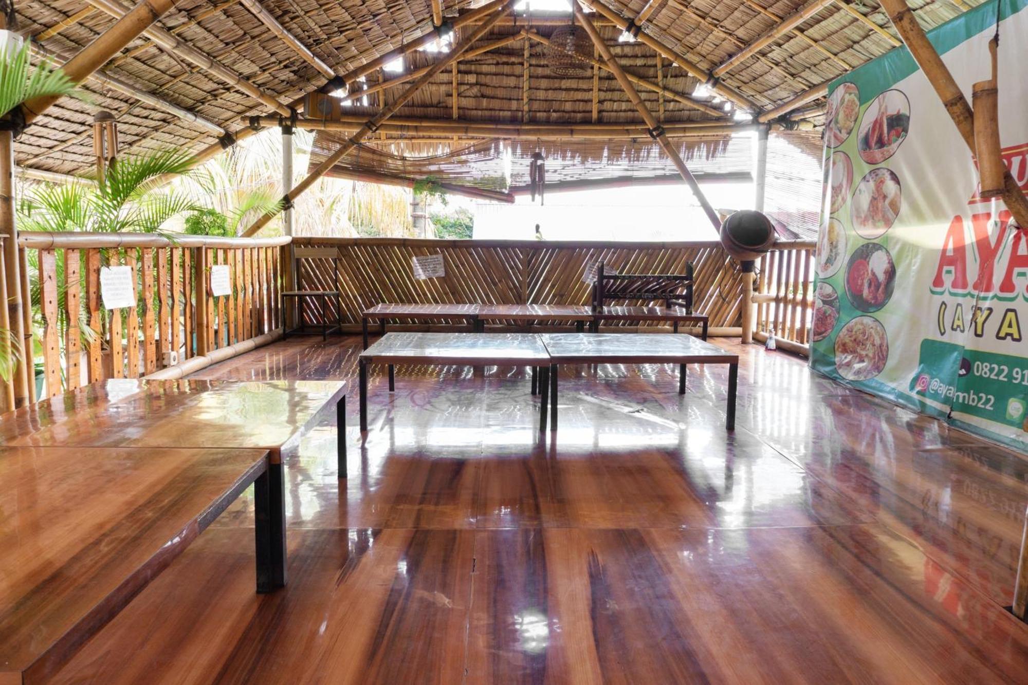 Oyo 3095 Semarapura Homestay Makassar Exterior photo