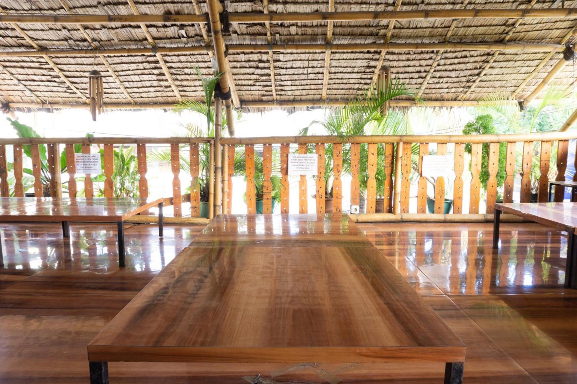 Oyo 3095 Semarapura Homestay Makassar Exterior photo